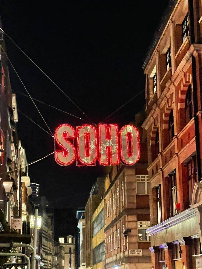 Caption – Silent Disco Walking Tours London