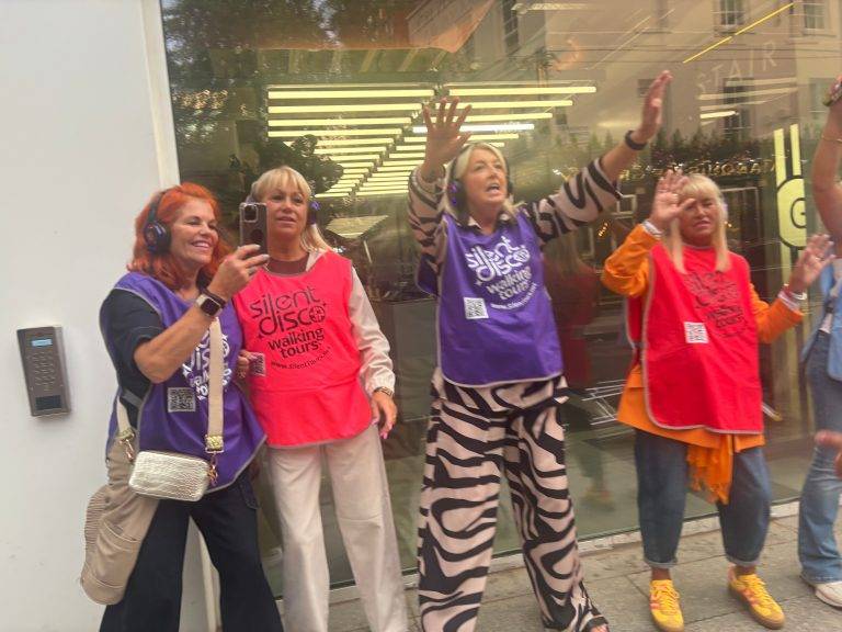Caption – Silent Disco Walking Tours London