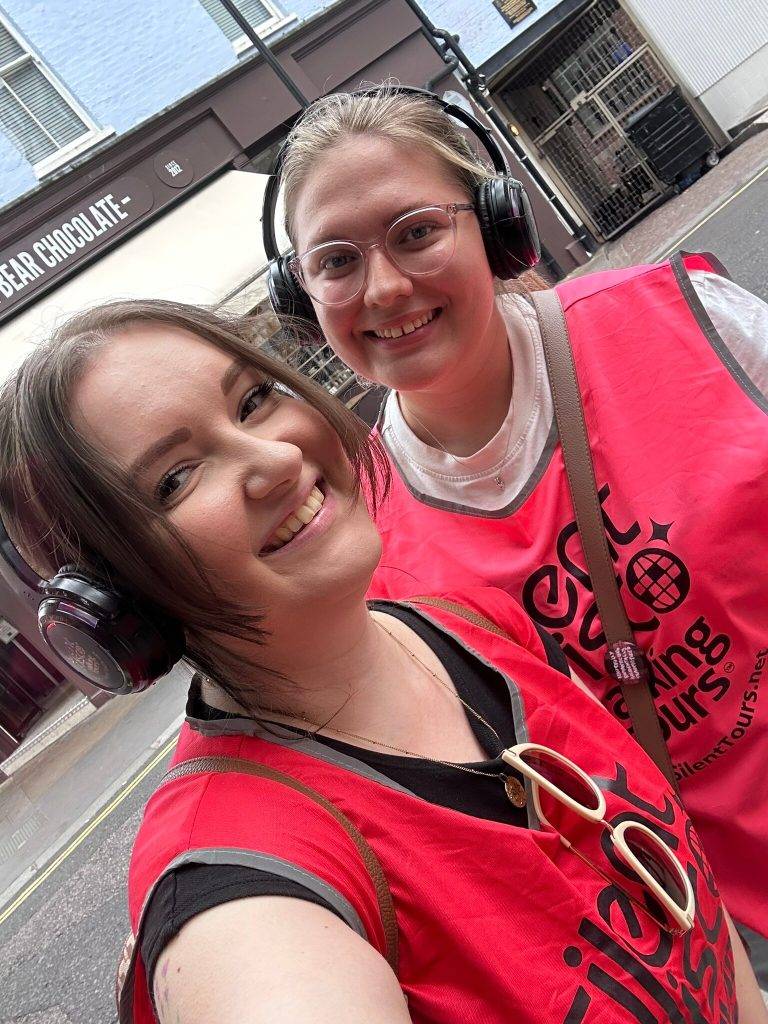 Caption – Silent Disco Walking Tours London