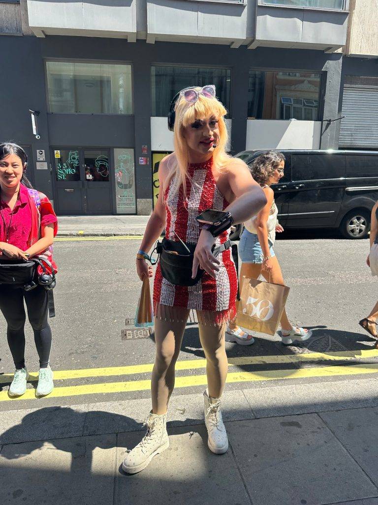 Caption – Silent Disco Walking Tours London