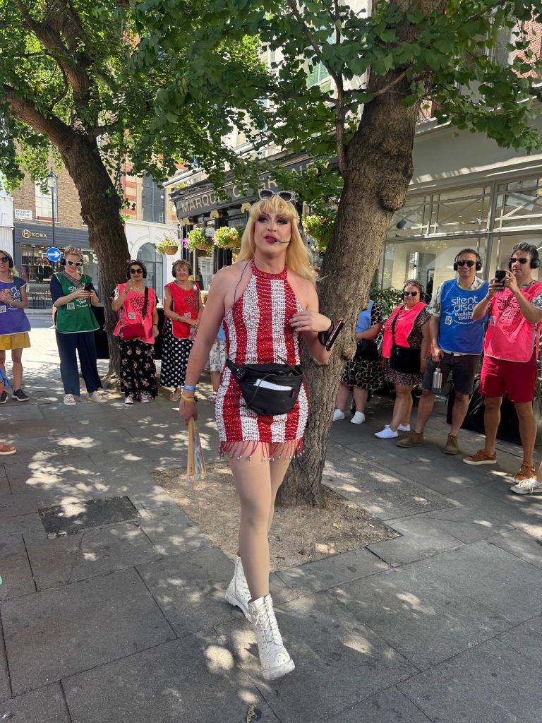 Caption – Silent Disco Walking Tours London