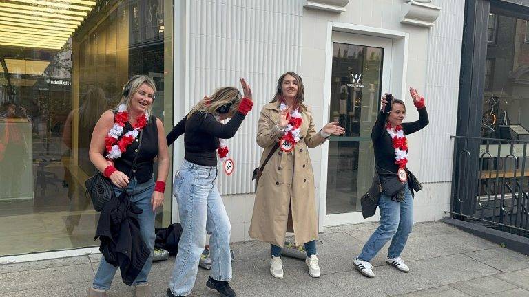 Caption – Silent Disco Walking Tours London
