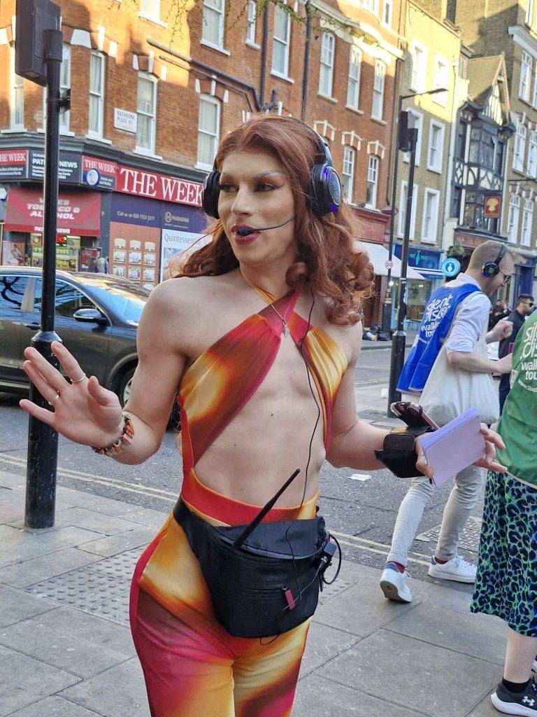 Caption – Silent Disco Walking Tours London