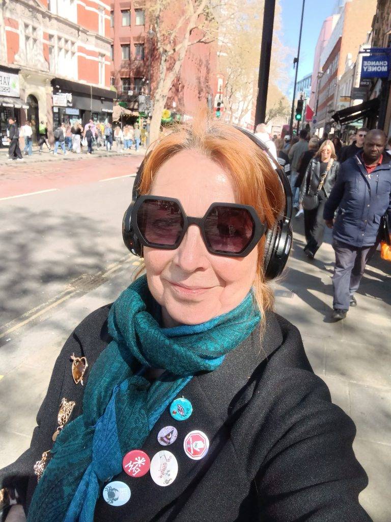 Caption – Silent Disco Walking Tours London
