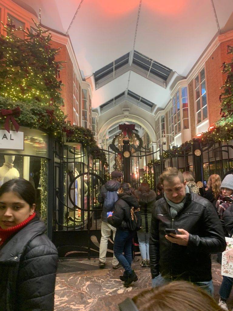 Caption – Silent Disco Walking Tours London